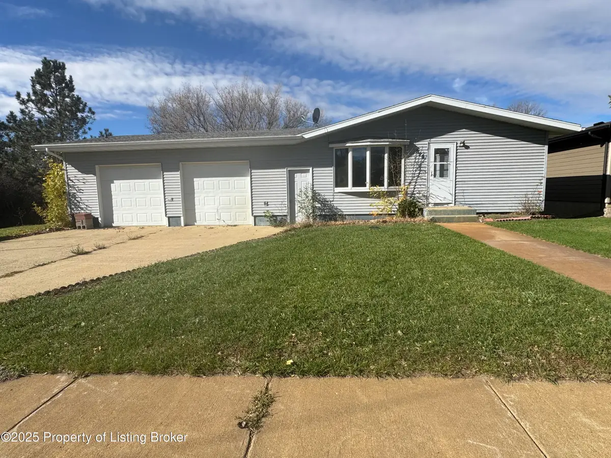 816 4th Avenue E, New England, ND 58647 - Image #1