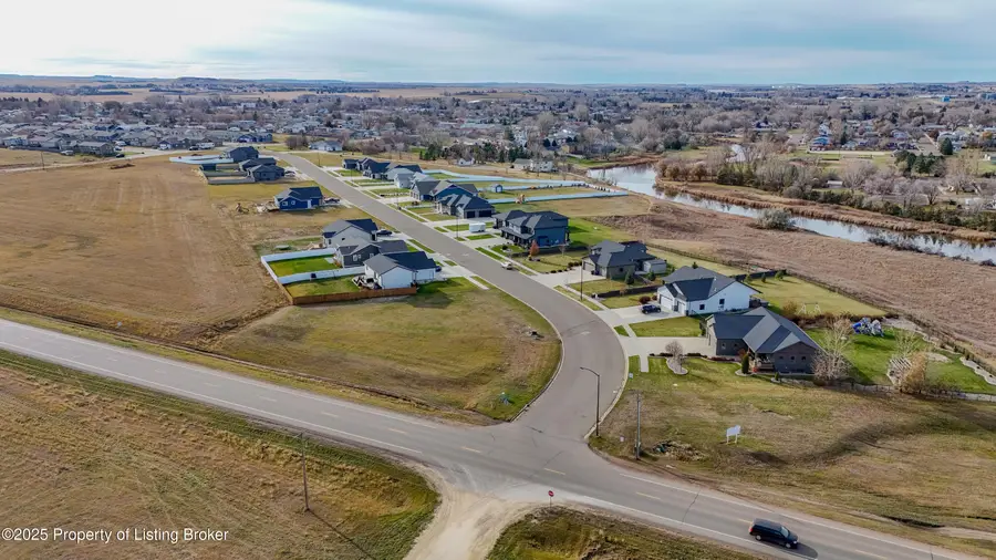 492 River Drive, Dickinson, ND 58601 - Image #3