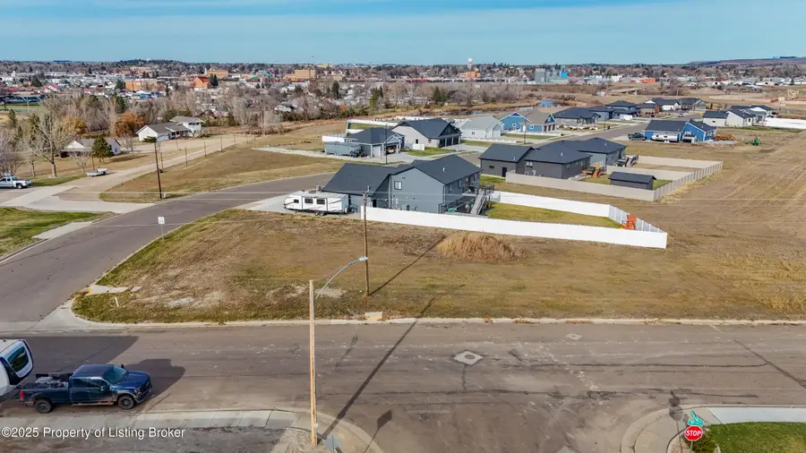 592 River Drive, Dickinson, ND 58601 - Image #2