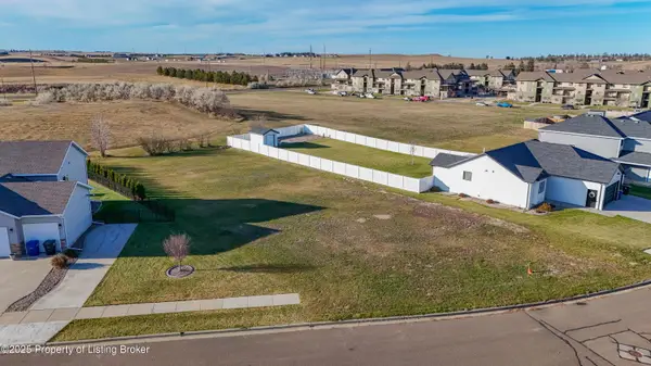 3351 Calvin Drive, Dickinson, ND 58601