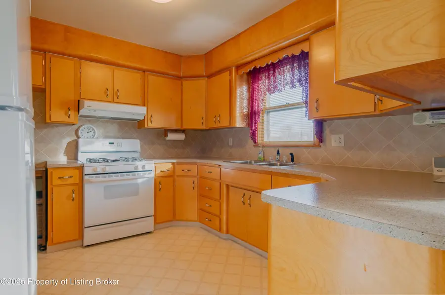 1368 1st Street S, Dickinson, ND 58601 - Image #3