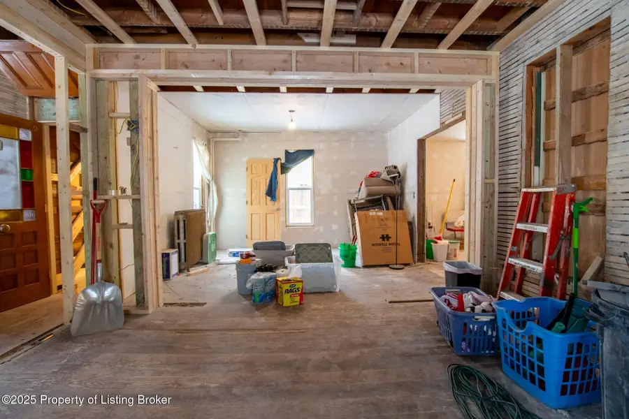 46 5th Street West, Dickinson, ND 58601 - Image #3