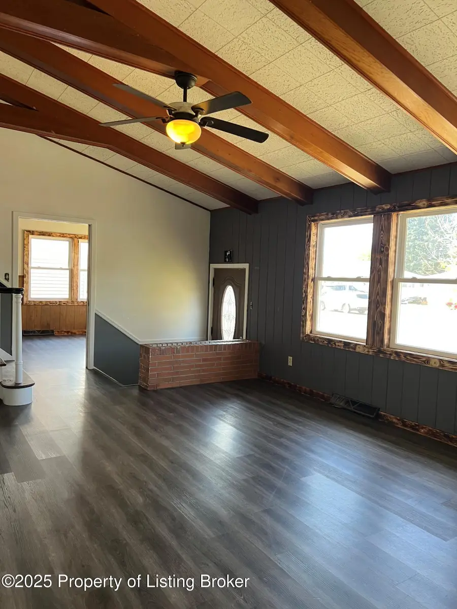 644 8th Avenue W, Dickinson, ND 58601 - Image #2
