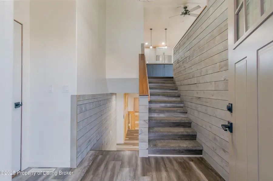 676 4th Avenue Se, Dickinson, ND 58601 - Image #3