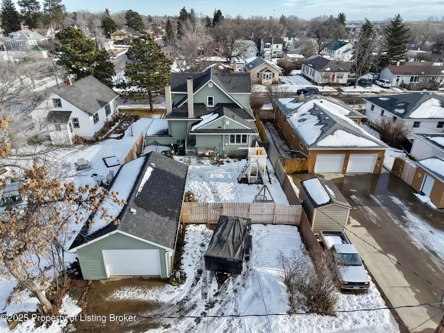 137 8th Avenue W, Dickinson, ND 58601 - Image #3