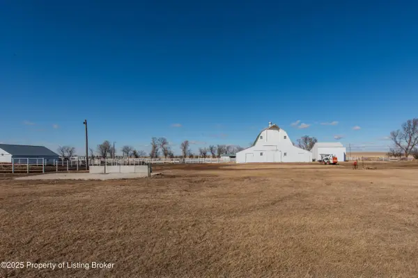 28 Avenue Sw, New Leipzig, ND 58562
