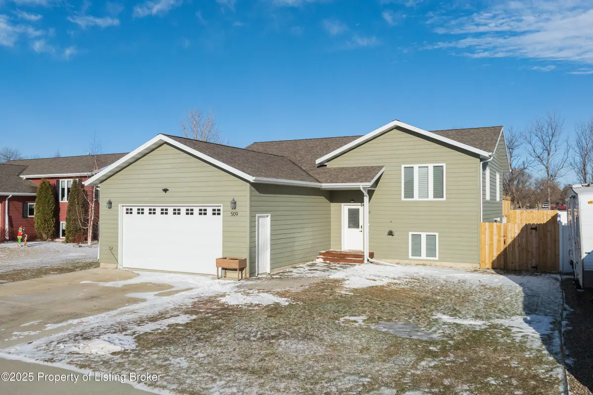 509 37th Street E, Dickinson, ND 58601 - Image #1