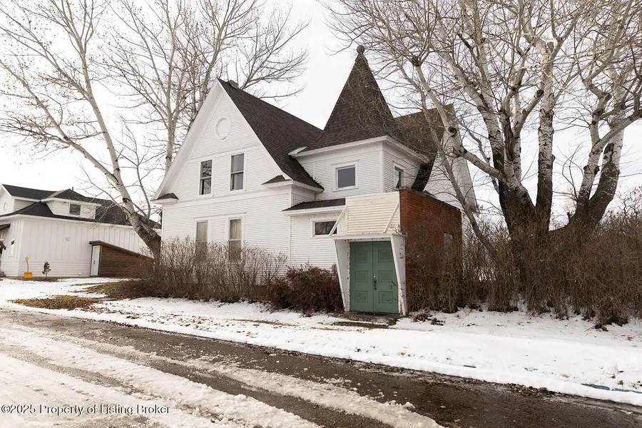 105 3rd Avenue Sw, Beach, ND 58621 - Image #2