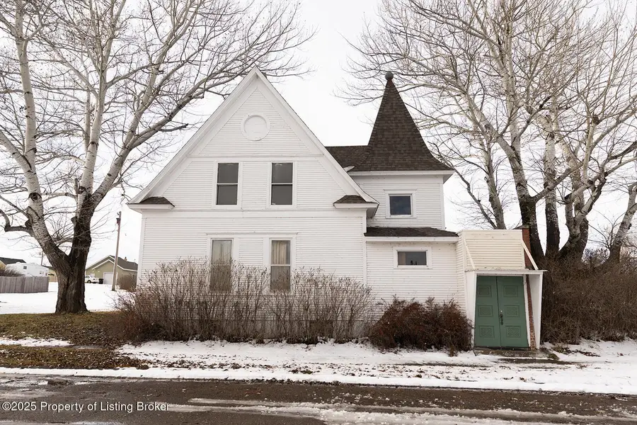 105 3rd Avenue Sw, Beach, ND 58621 - Image #3