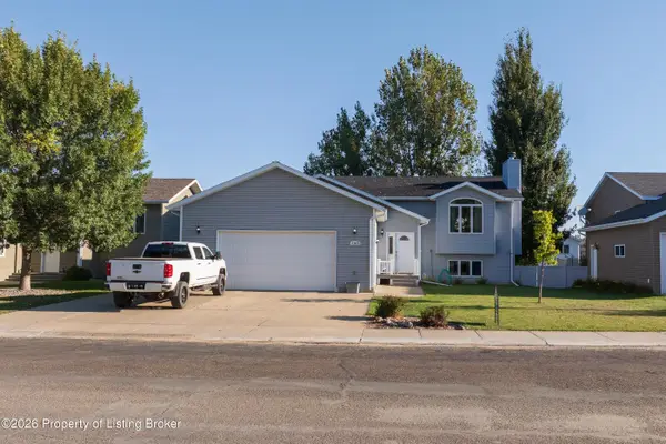 1161 6th Street E, Dickinson, ND 58601