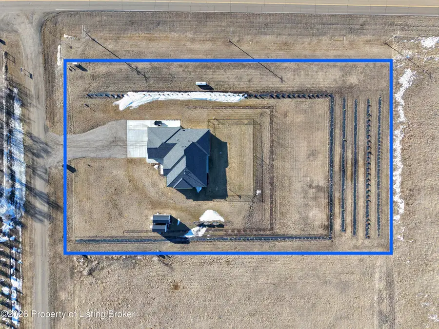 10895 33l Street Sw, Dickinson, ND 58601 - #2