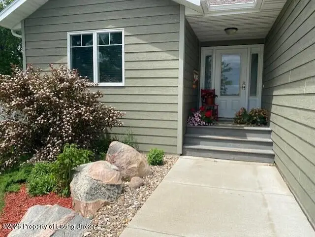 370 Palm Beach Road, Dickinson, ND 58601 - #2