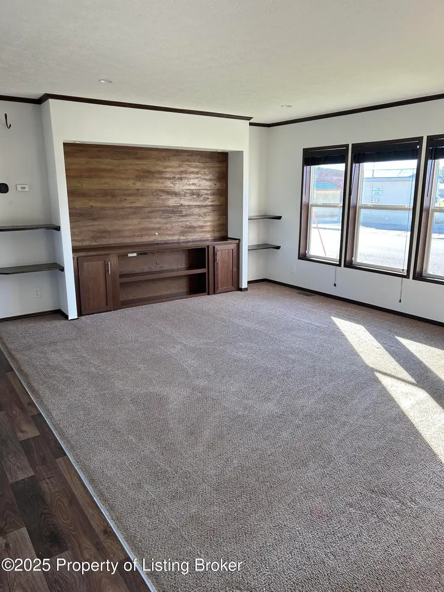 53 Central Avenue, Dunn Center, ND 58626 - #2
