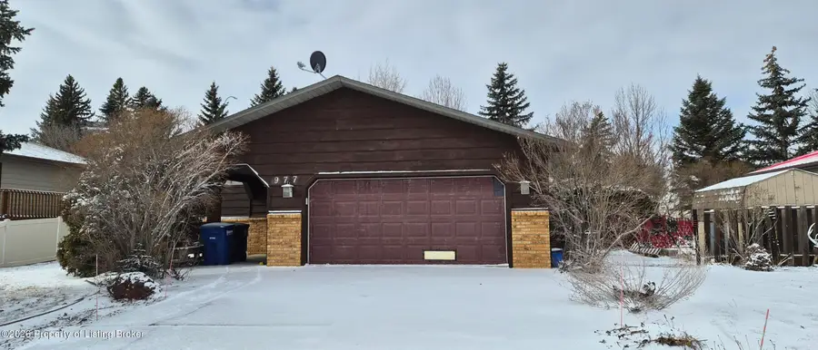 977 Shinagle Drive, Dickinson, ND 58601 - #2