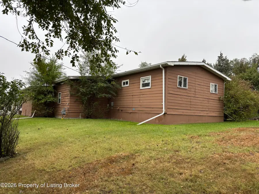 108 & 110 11th Street, Hettinger, ND 58639 - #2