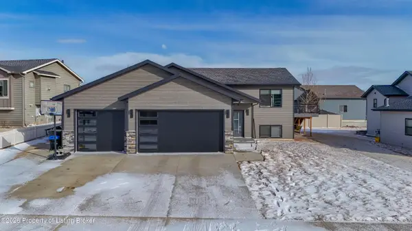 3230 Cody Drive, Dickinson, ND 58601