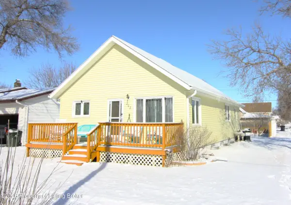 202 2nd Avenue, Hazen, ND 58545