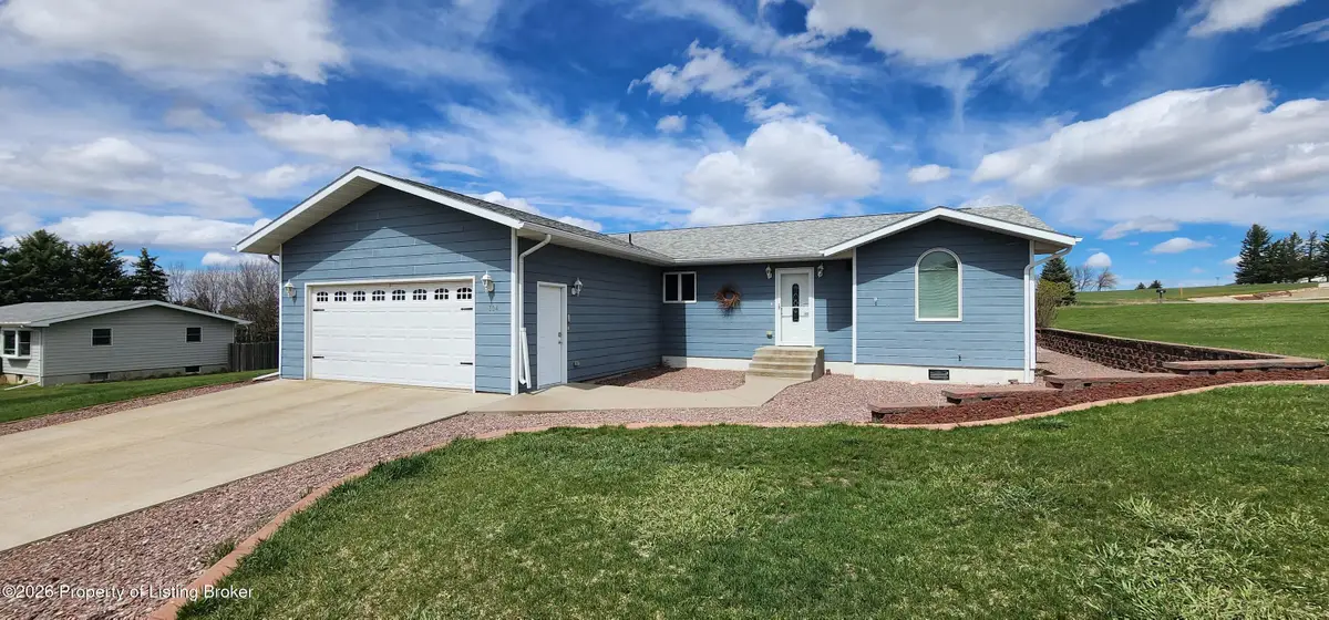 304 9th Avenue, Hettinger, ND 58639 - #1