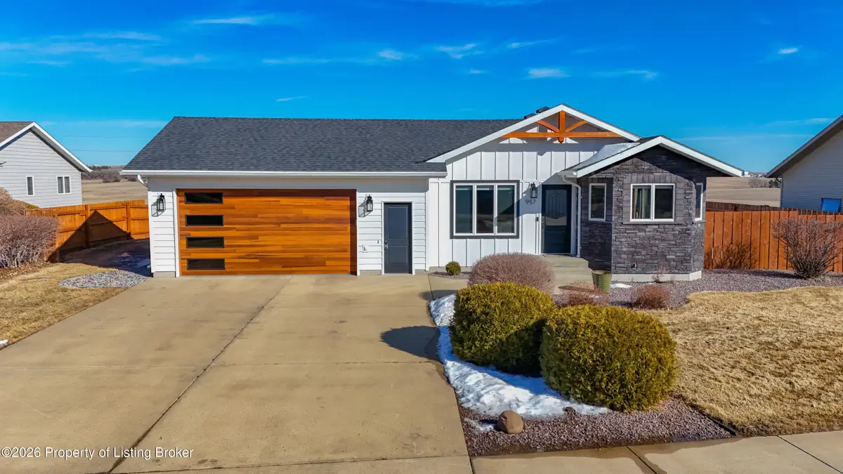957 Eaton Drive, Dickinson, ND 58601 - #1