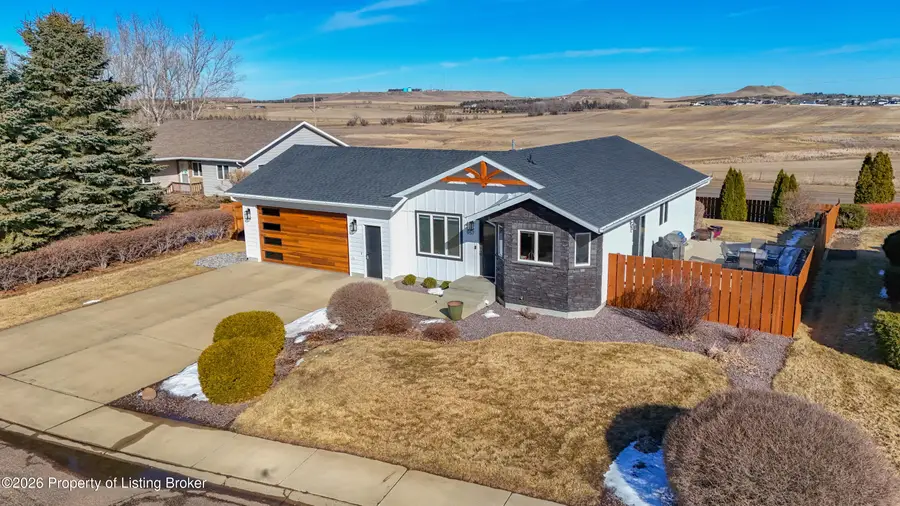 957 Eaton Drive, Dickinson, ND 58601 - #3