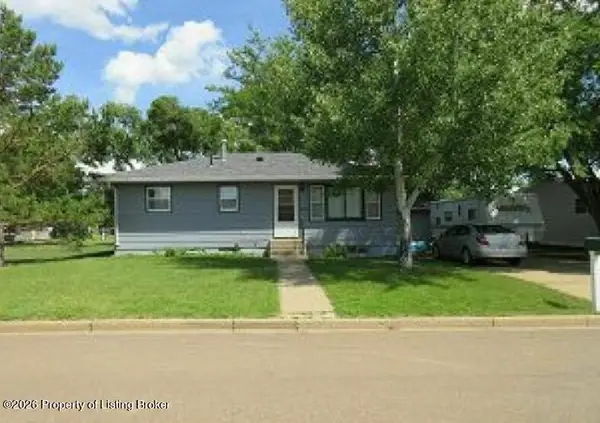215 5th Street, Richardton, ND 58652