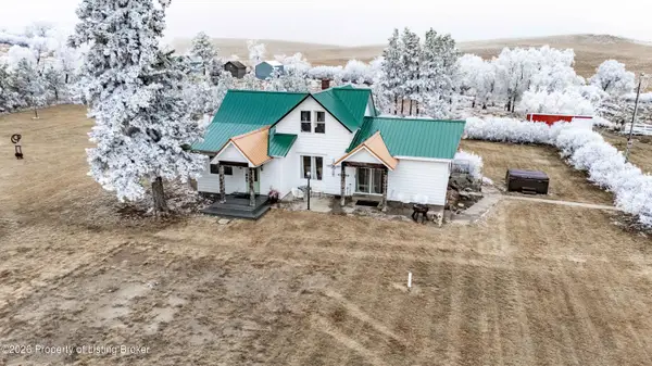 105 7th Street, Hettinger, ND 58639