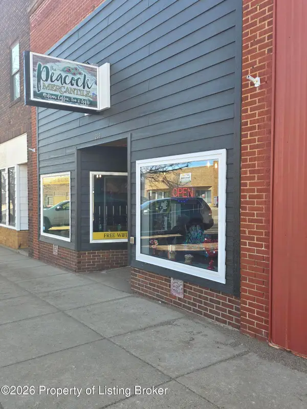 213 Main Street, Hettinger, ND 58639