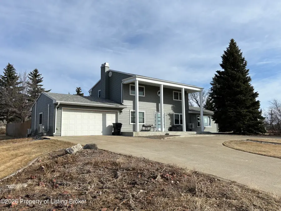 816 3rd Street, Hettinger, ND 58639 - #2