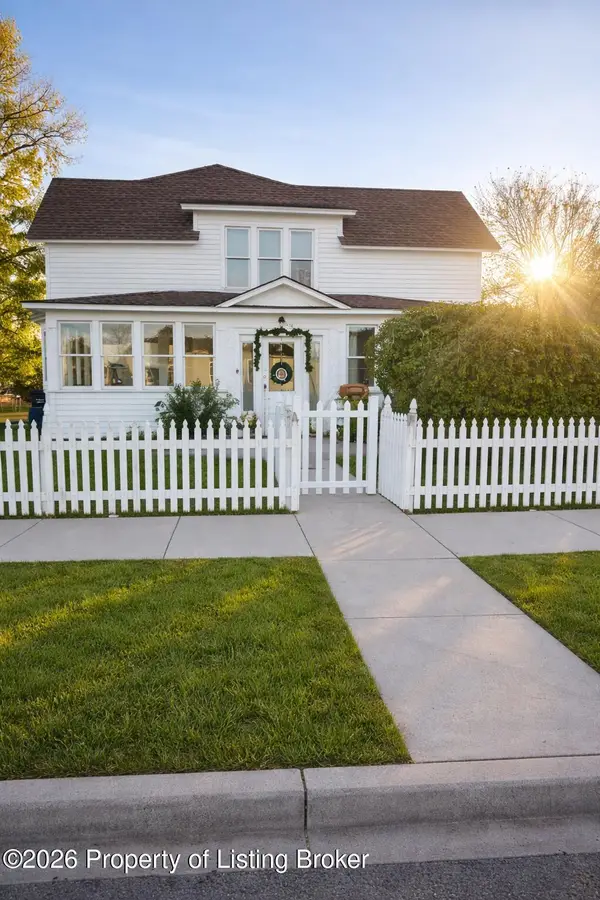 452 N Central Avenue, Beach, ND 58621