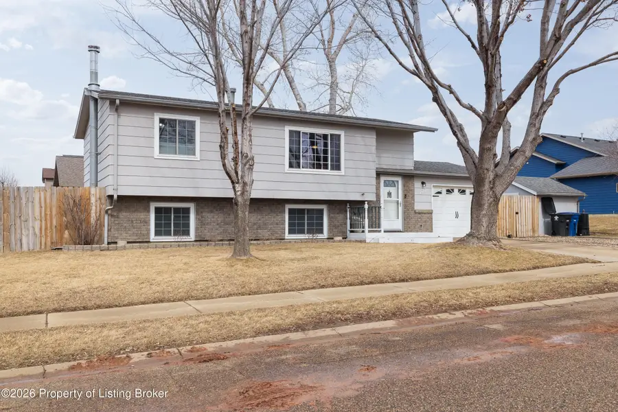 127 17th Street, Dickinson, ND 58601 - #2