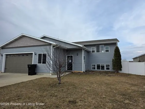540 Highlands Avenue, Dickinson, ND 58601