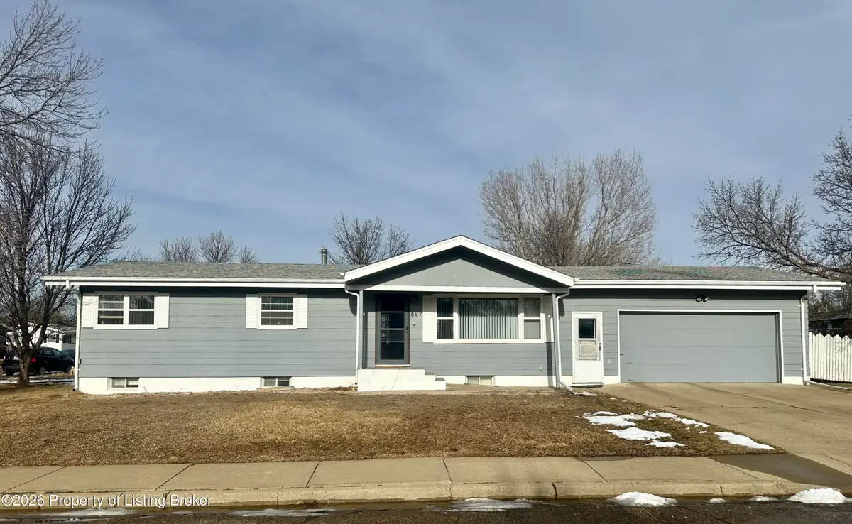 687 Custer Street, Dickinson, ND 58601 - #1