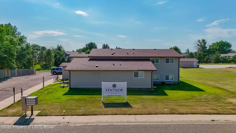 712 5th Avenue, Dickinson, ND 58601 - #3