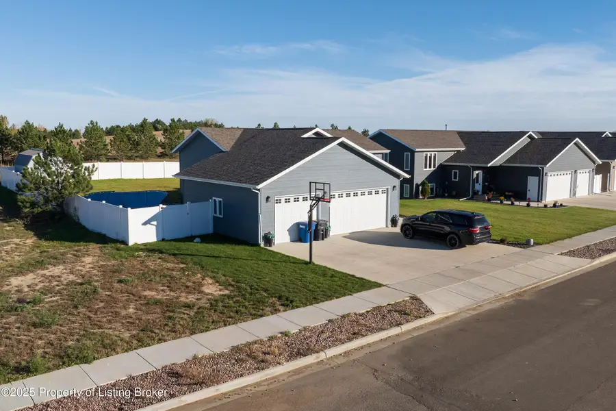3294 Lyons Avenue, Dickinson, ND 58601 - #2