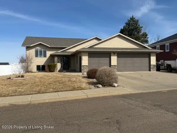 2280 5th Street, Dickinson, ND 58601