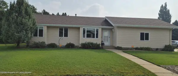 930 Shinagle Drive, Dickinson, ND 58601