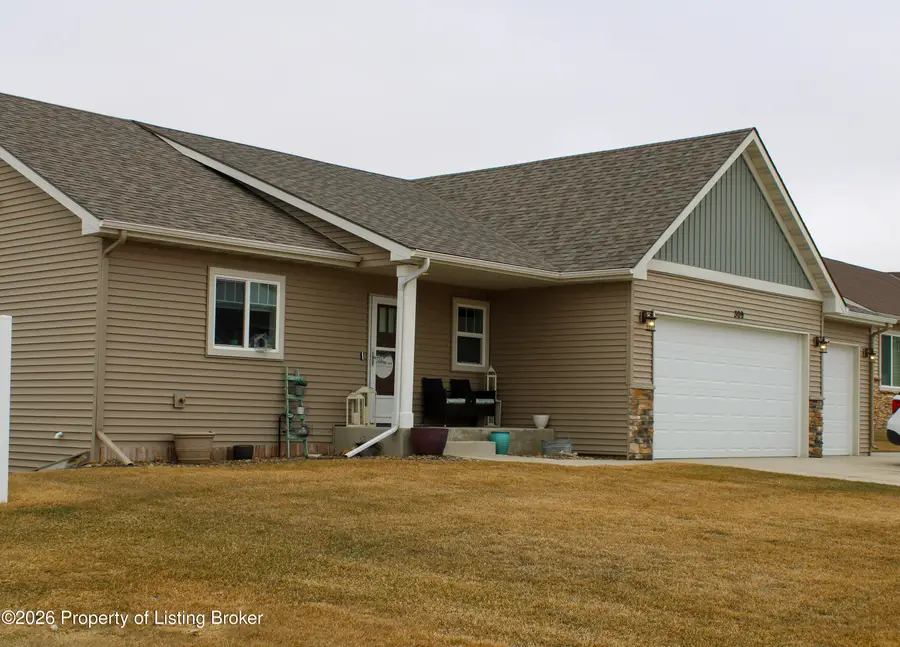 309 26th Avenue, Watford City, ND 58854 - #3