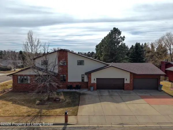 1423 High Street, Dickinson, ND 58601