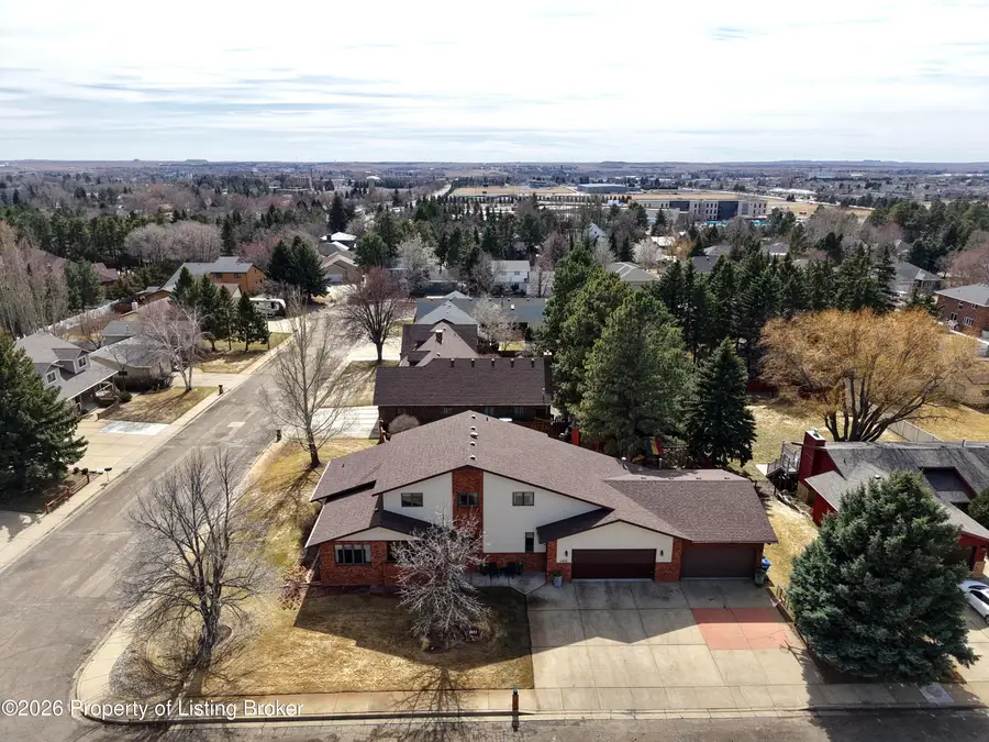 1423 High Street, Dickinson, ND 58601 - #2