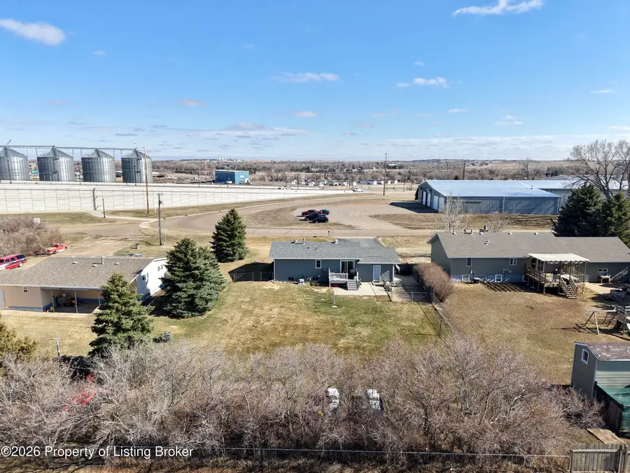 64 Palm Beach Road, Dickinson, ND 58601 - #3