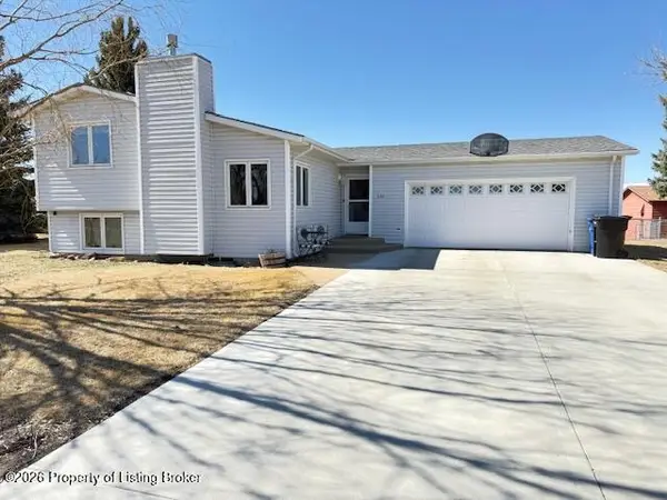 664 6th Avenue, Dickinson, ND 58601