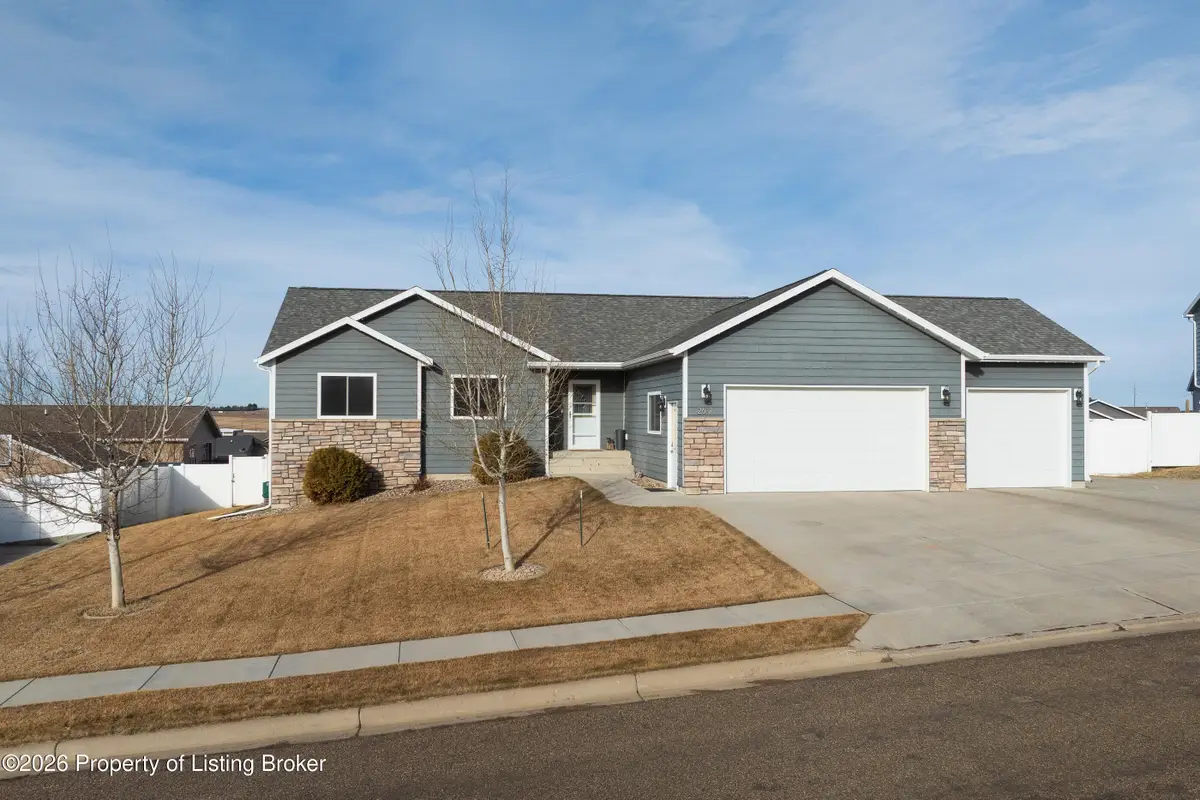 2617 Post Drive, Dickinson, ND 58601 - #1