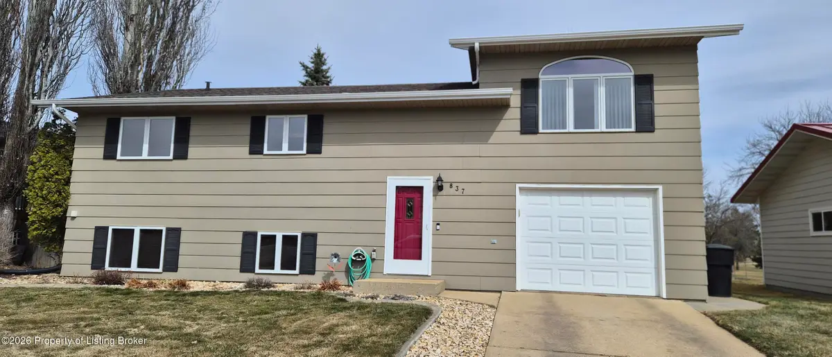 837 13th Street, Dickinson, ND 58601 - #1