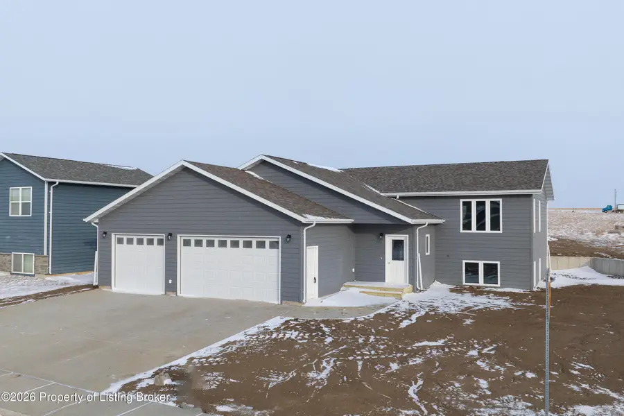 591 Highlands Avenue, Dickinson, ND 58601 - #2