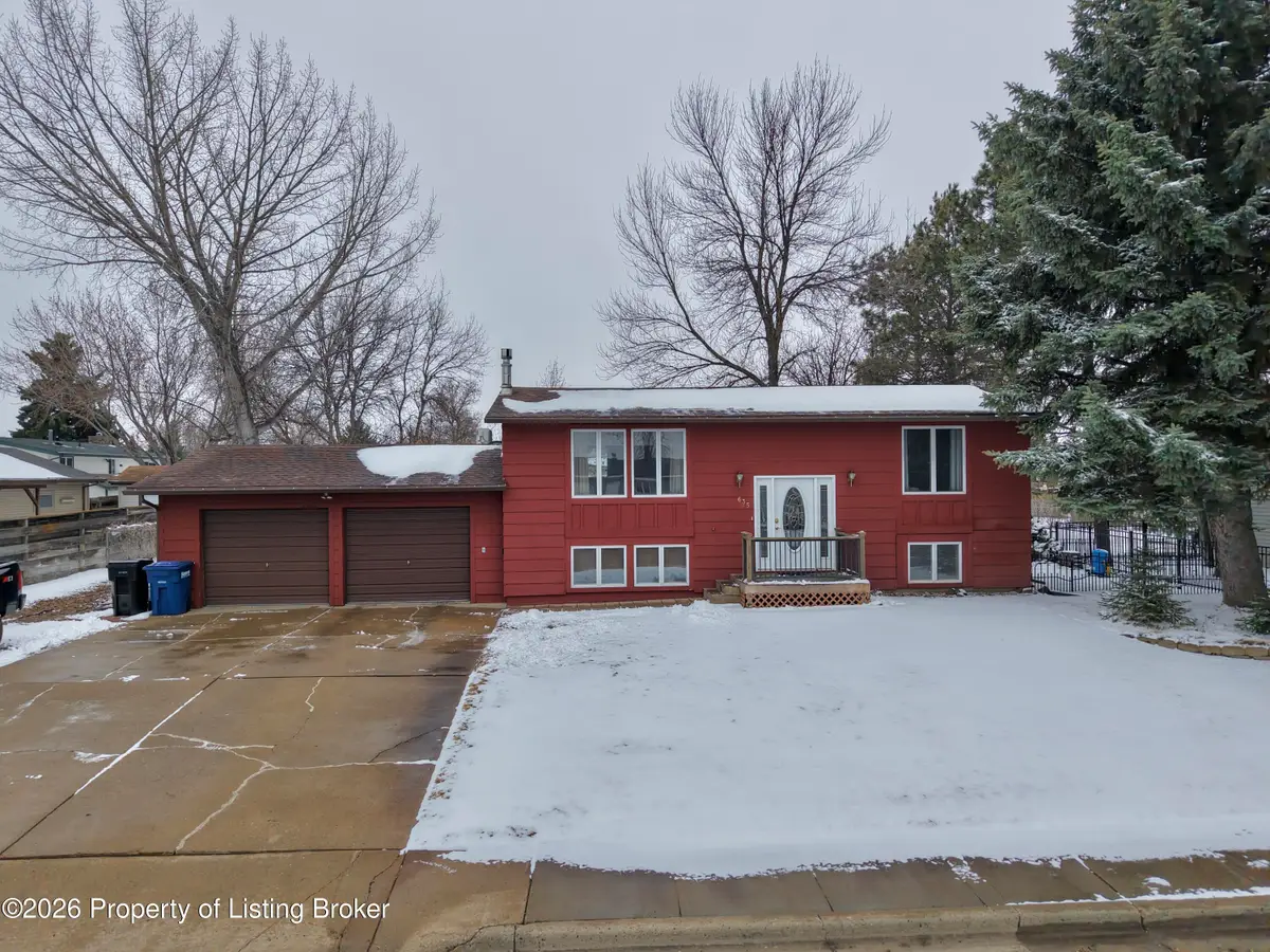 635 Spruce Street, Dickinson, ND 58601 - #1
