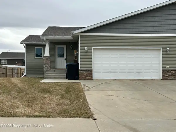 1141 Jerry Lane, Dickinson, ND 58601