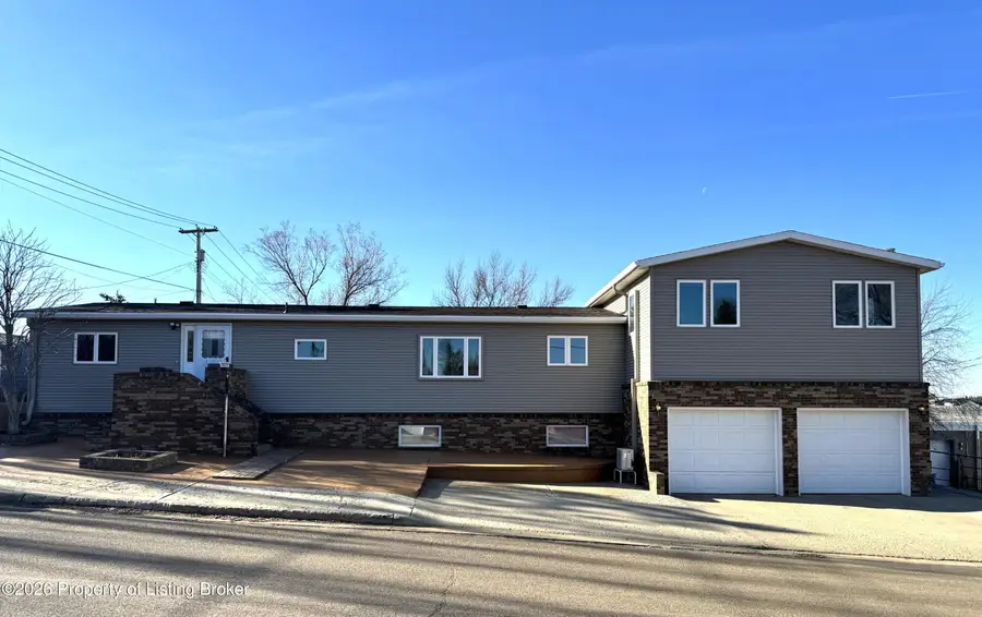 505 3rd Avenue, Hettinger, ND 58639 - #2