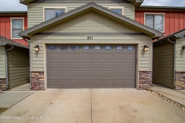 871 E 10th Street, Dickinson, ND 58601