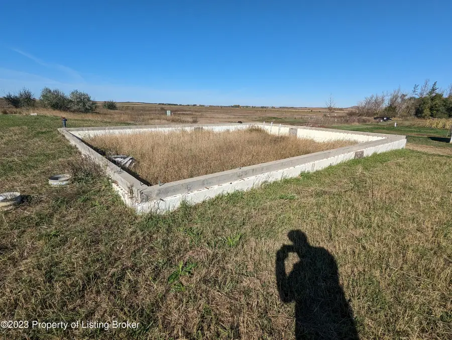 3185 111e Avenue, Dickinson, ND 58601 - #2