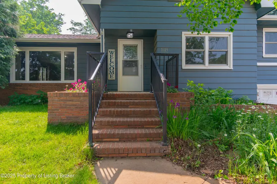 1019 5th Avenue, Dickinson, ND 58601 - #3